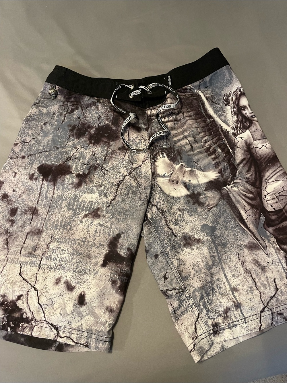 Affliction Gray and Black Graphic Men's Swim Board Shorts